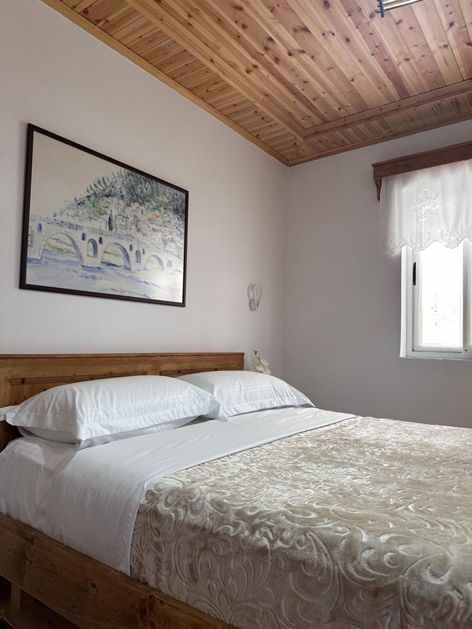 Oda E Skulptorit-Unesco Quarter Berat Kültér fotó