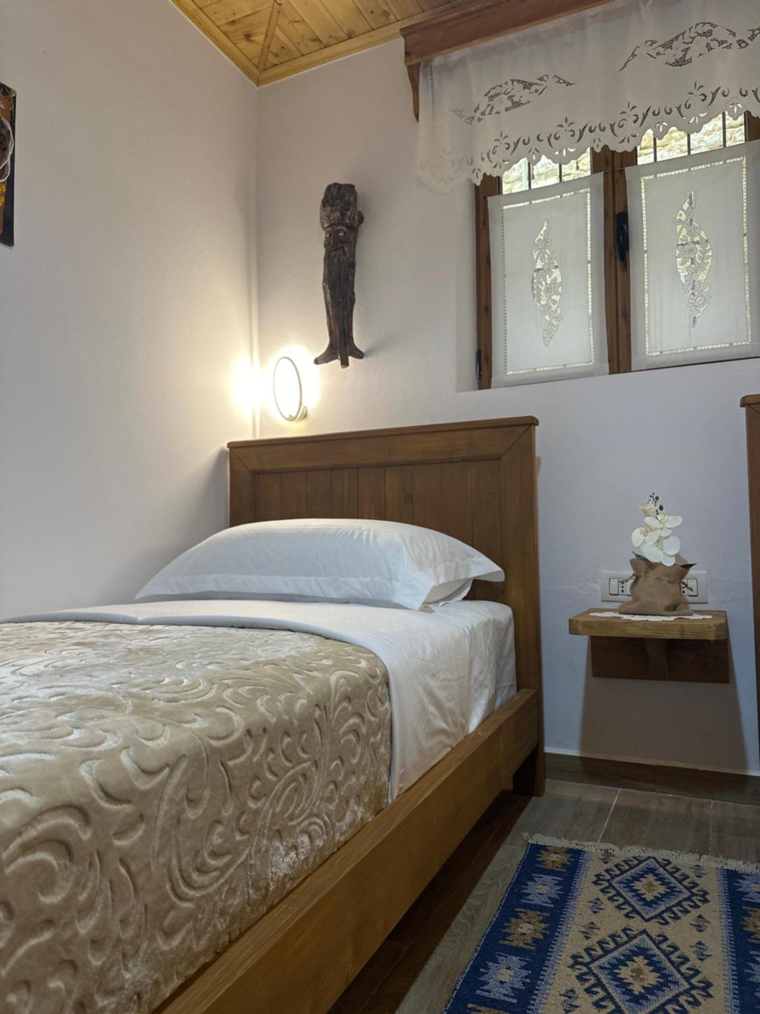 Oda E Skulptorit-Unesco Quarter Berat Kültér fotó