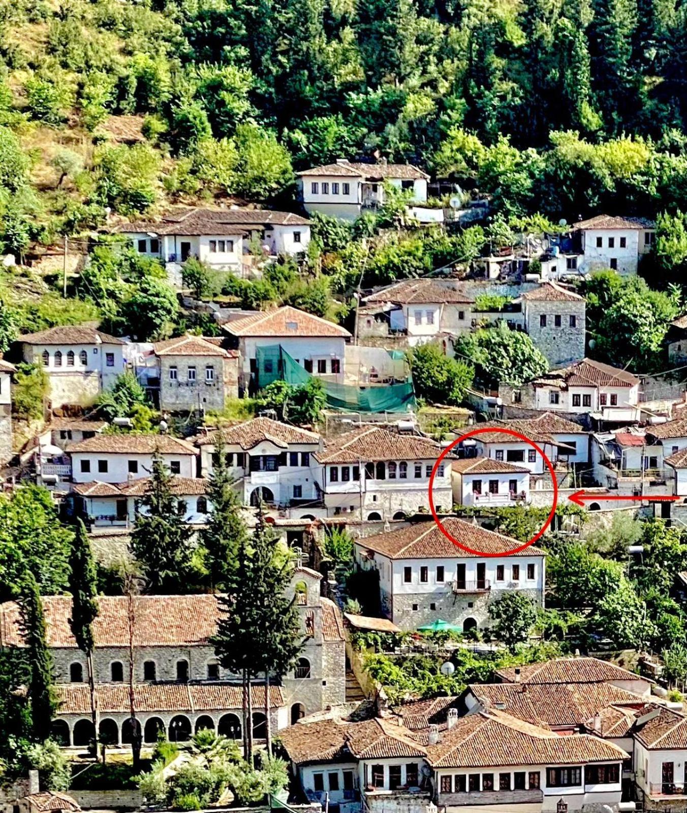 Oda E Skulptorit-Unesco Quarter Berat Kültér fotó