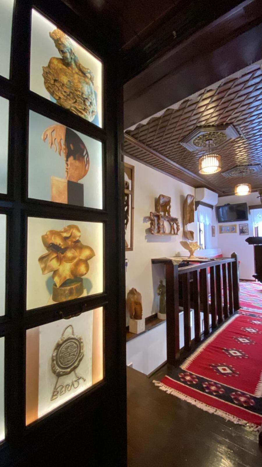 Oda E Skulptorit-Unesco Quarter Berat Kültér fotó